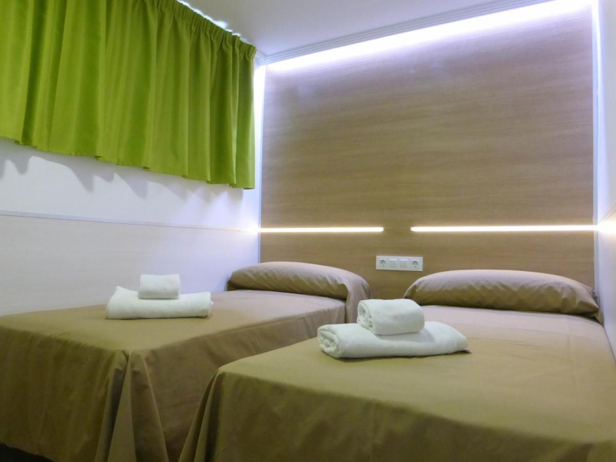 Rentalmar Navarra Family Suites Salou Værelse billede