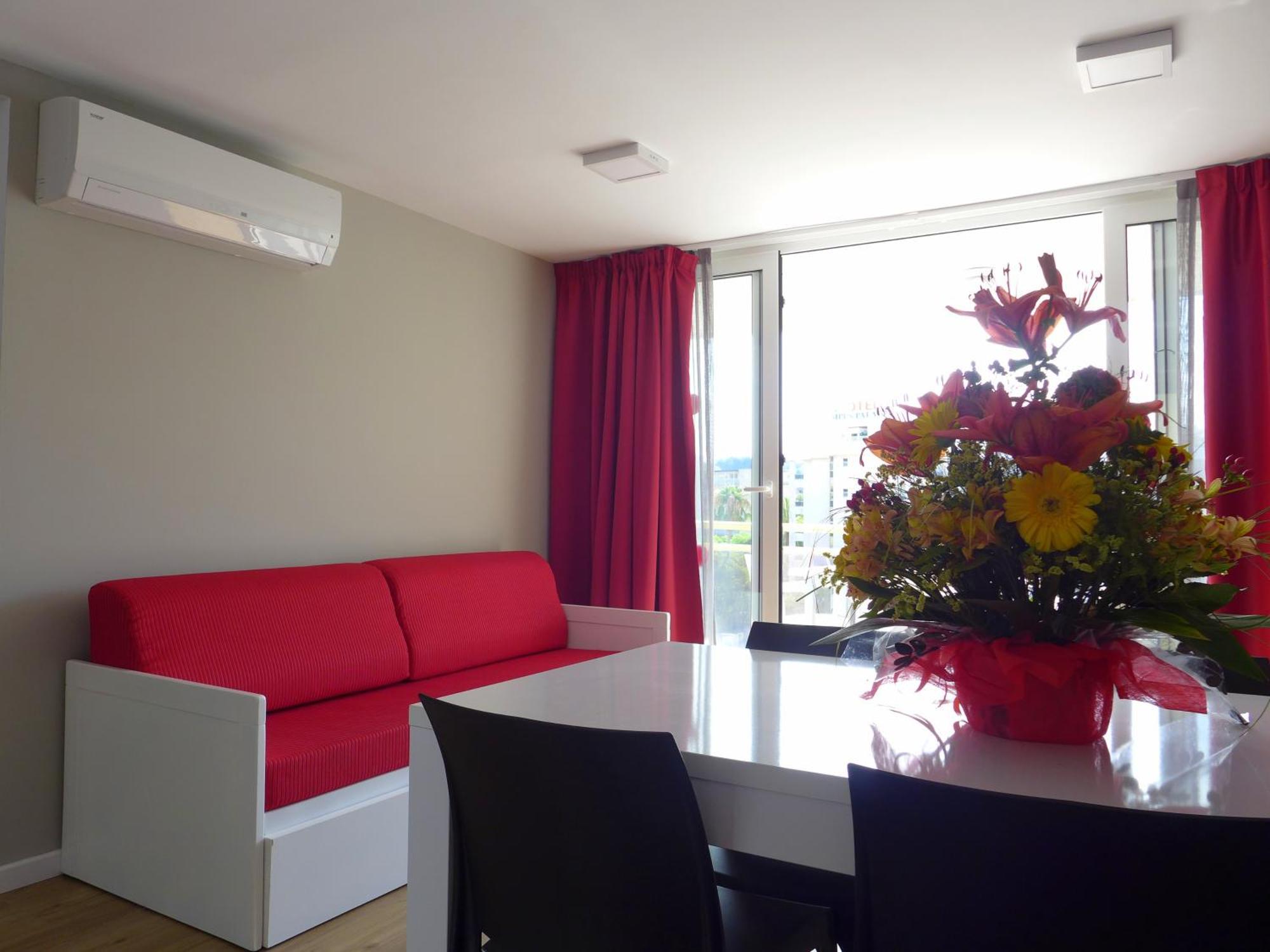Rentalmar Navarra Family Suites Salou Værelse billede