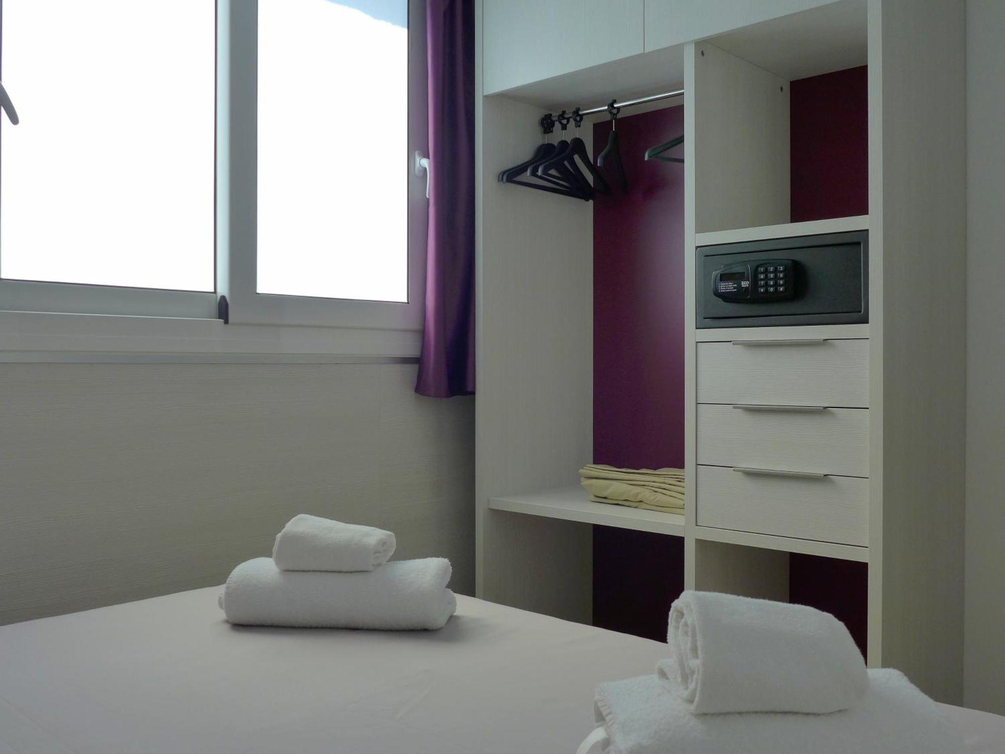 Rentalmar Navarra Family Suites Salou Værelse billede