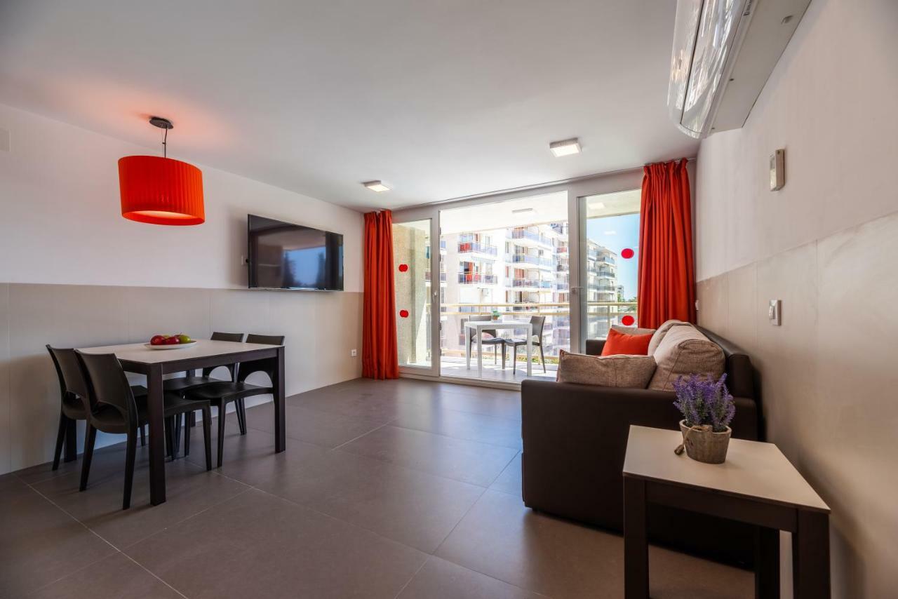 Rentalmar Navarra Family Suites Salou Værelse billede